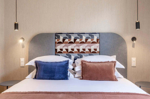 Suites FL - Deluxe Double Room 301