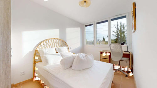 Chambre 1 - ARBOUSIERS S