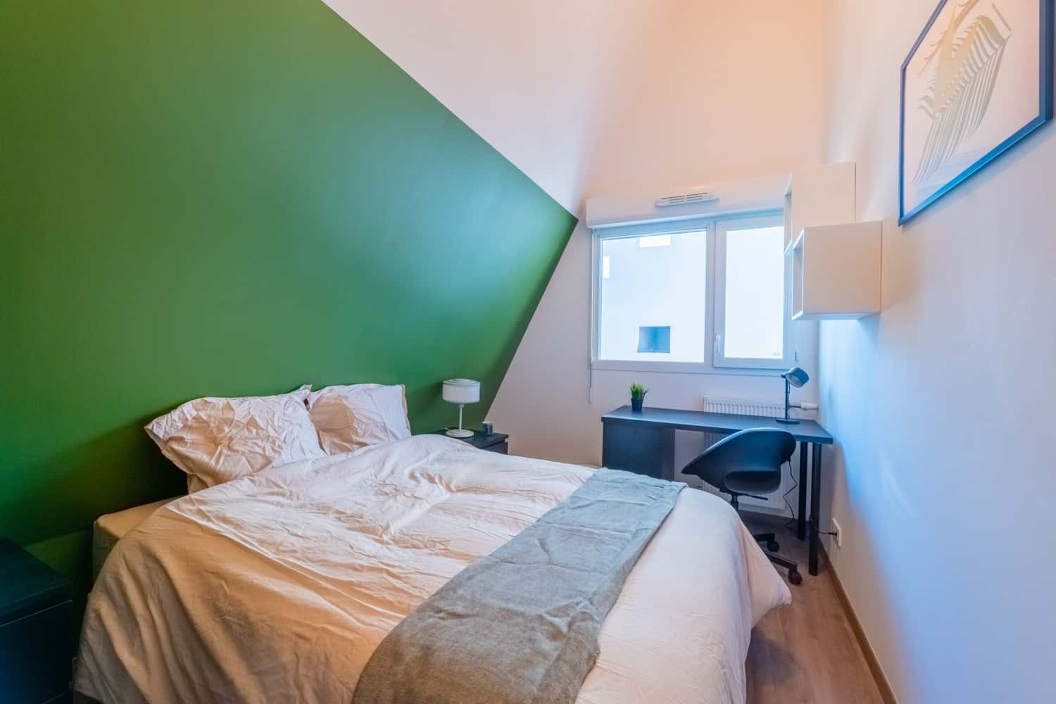 Move Into This 10 M² Room Within Bacalan - BO47 - 1