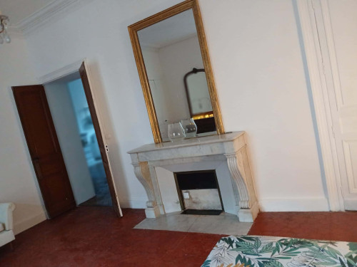 Apartment in Grand Rue, Nîmes for 100 m² with 2 bedrooms