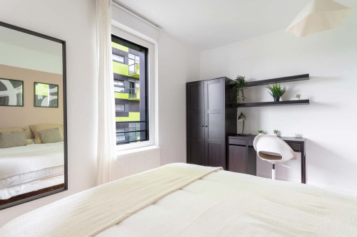 Settle into this modern 10 m² room – LIL19