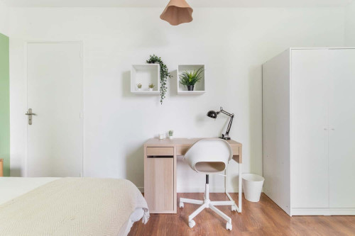 Settle into this cozy 12 m² room – LIL18