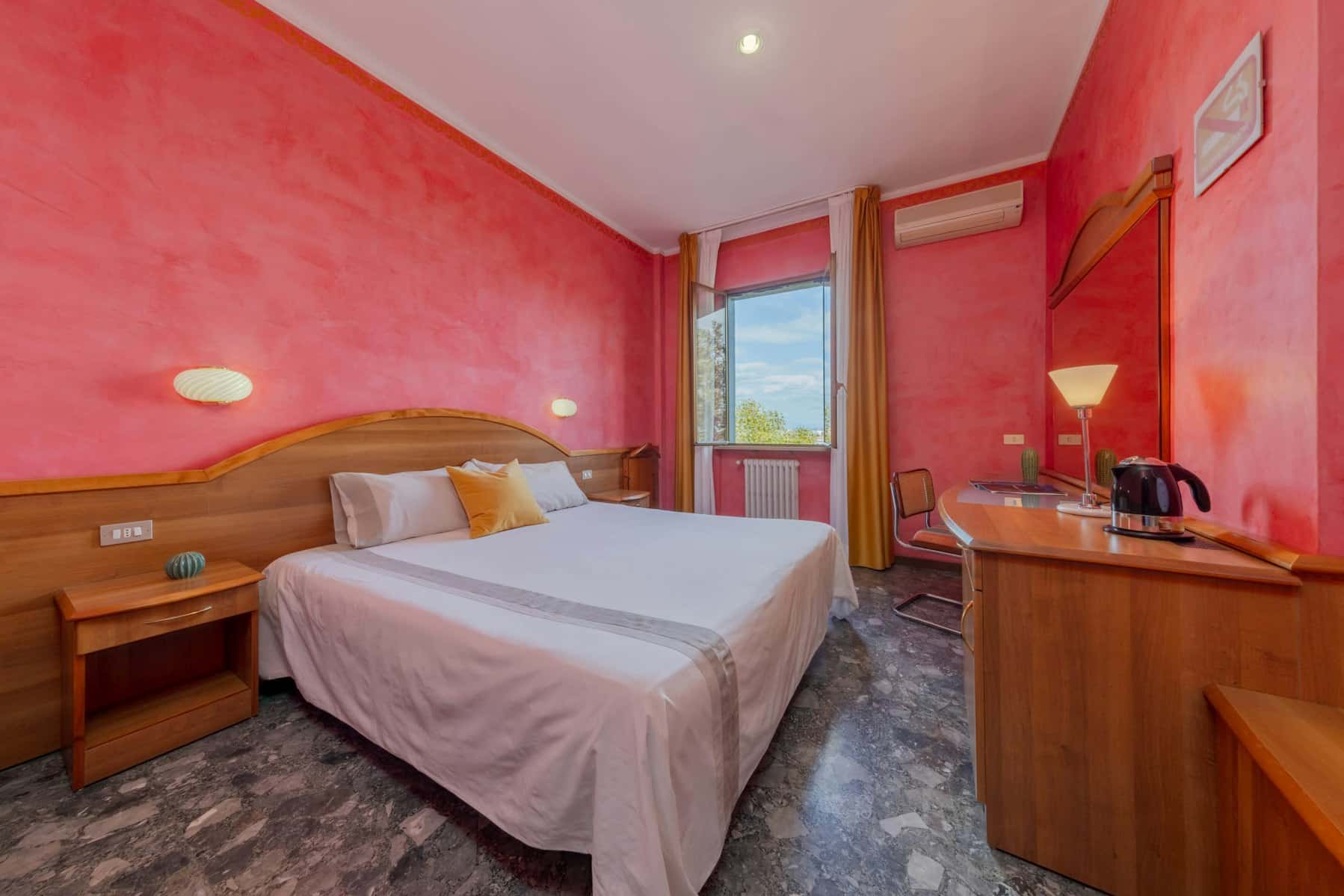 Room In Corso Felice Cavallotti, Novara With 1 Bedroom - 1