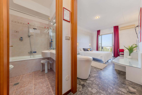 Room in Corso Felice Cavallotti, Novara with 1 bedroom - Gallery - 7