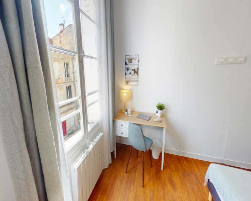 Chambre dans le Rue du Jardin public