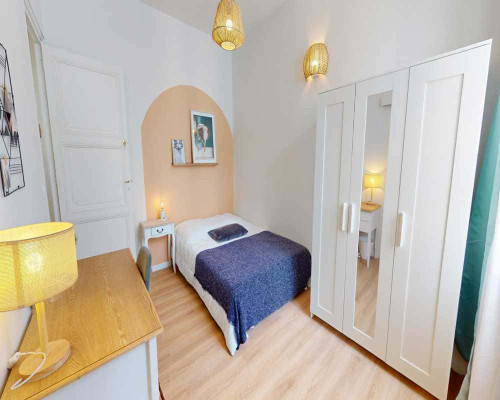 Chambre dans le Rue des Étables