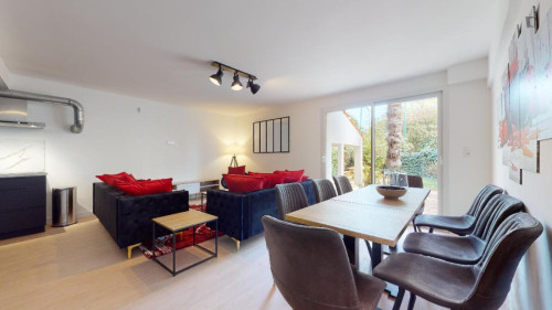 Inviting double bedroom near Botanical Garden