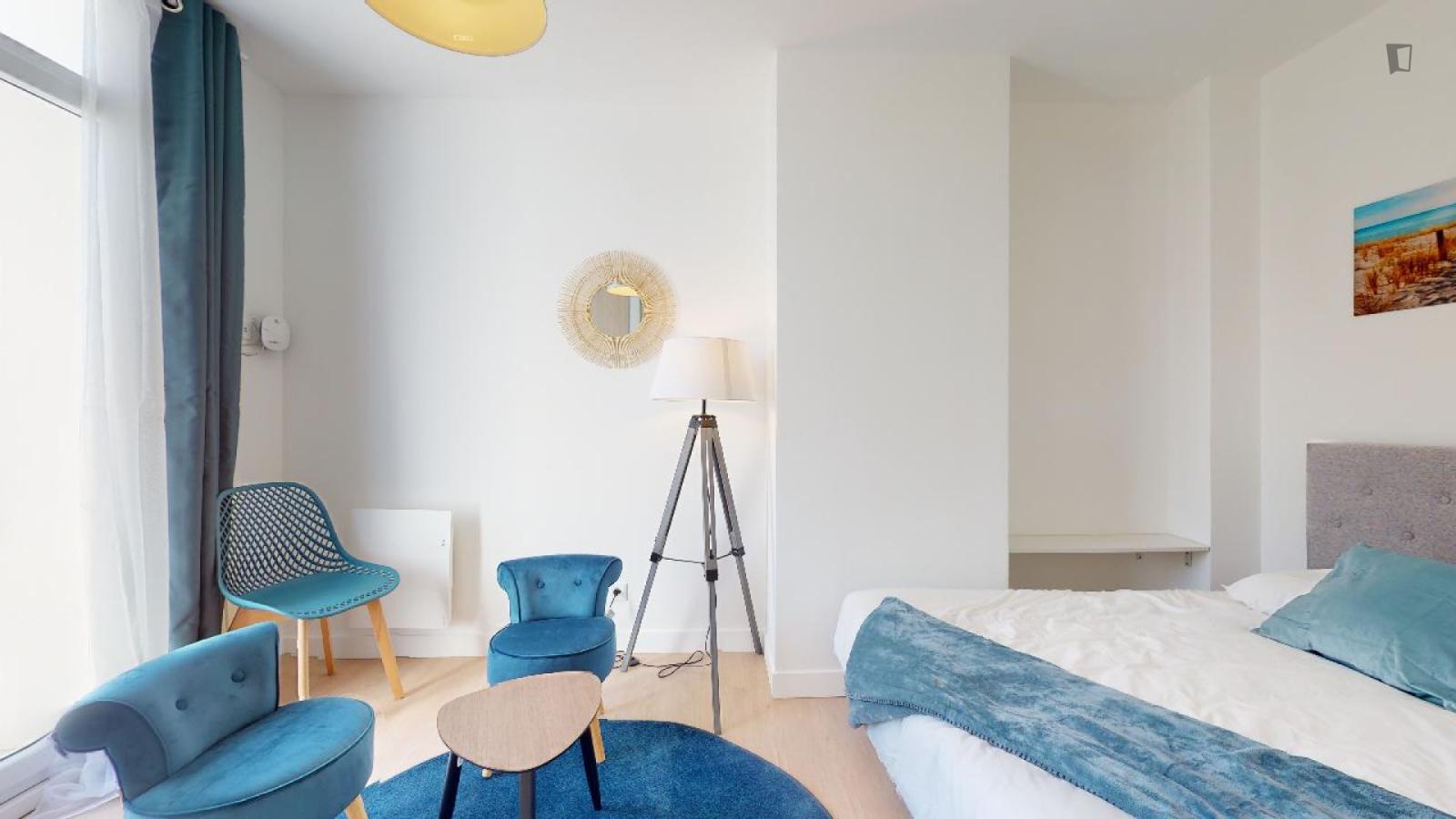 Inviting Double Bedroom Near Botanical Garden - 1