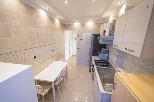 Appealing single bedroom in Bovisasca