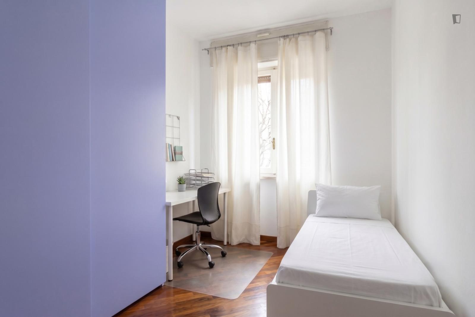 Neat Single Bedroom In Bicocca - 1