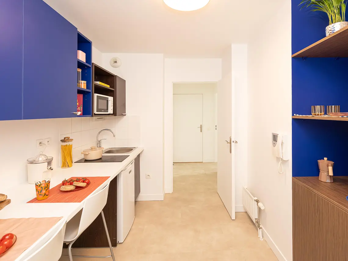 Seven-Bedroom Apartment - 4