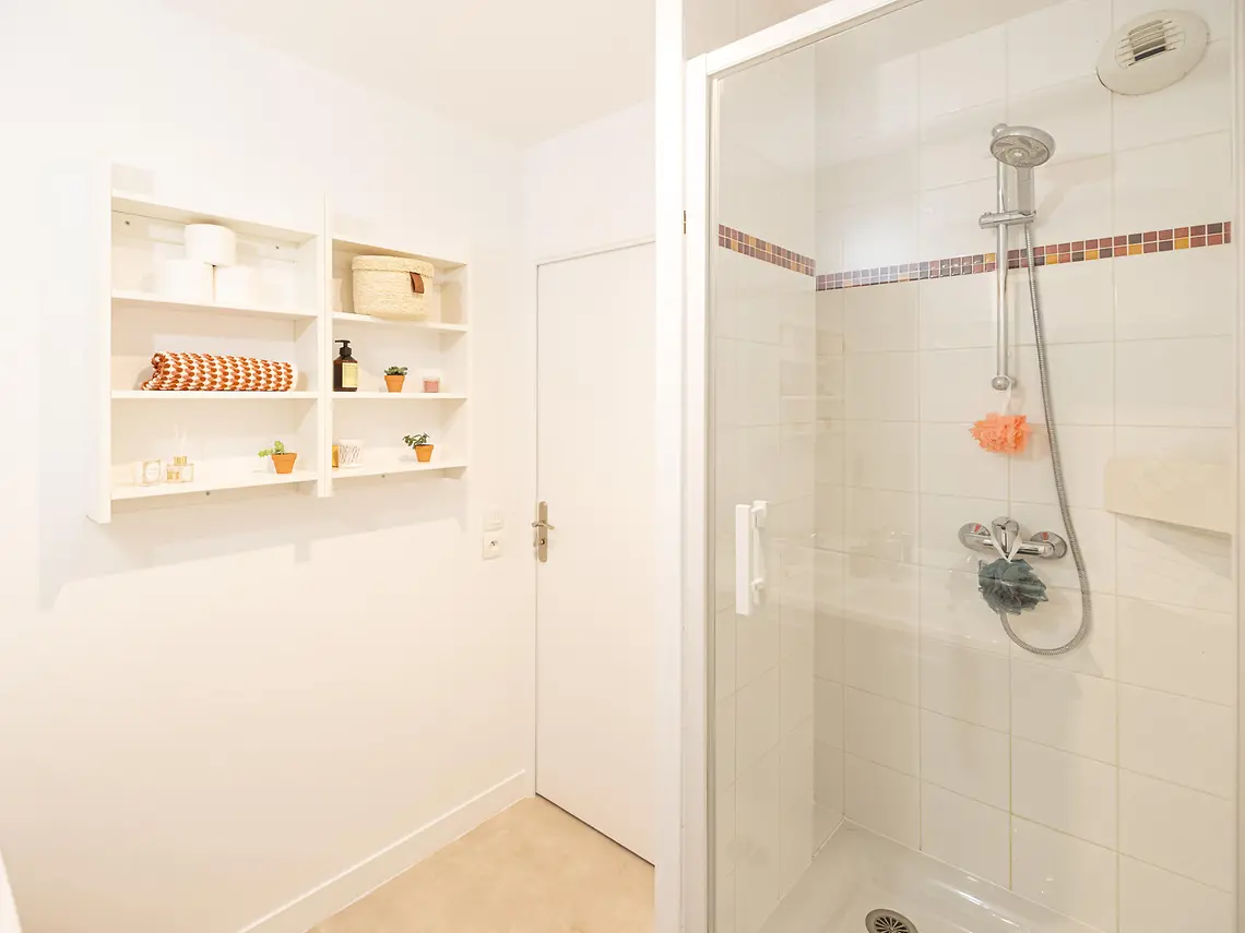 Three-Bedroom Apartment With Balcony - 6