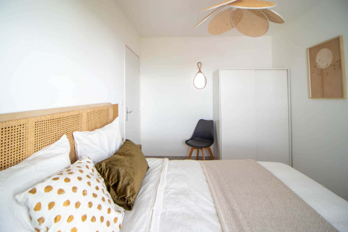 Atypical room of 10 m² to rent near Lyon