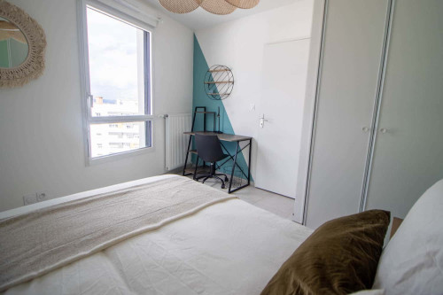 Comfortable bedroom of 10 m² to rent near Lyon