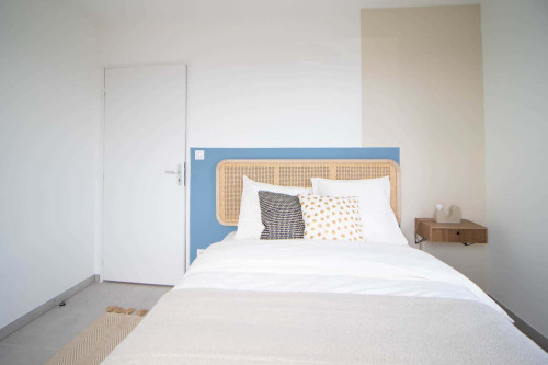 Refined 11 m² bedroom near Lyon