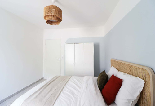 Beautiful 13 m² bedroom to rent fully equipped near Lyon