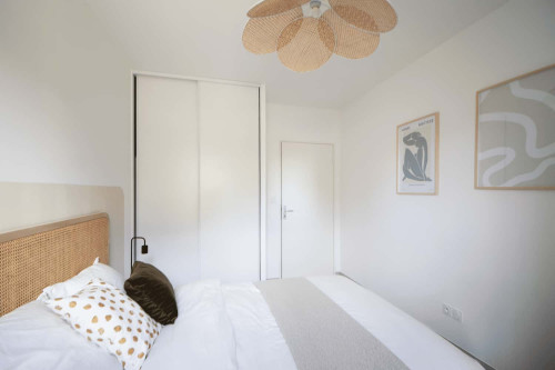 Large 13 m² bedroom for rent near Lyon