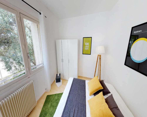 Chambre dans le rue des Hospices