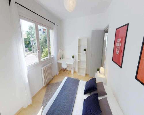 Chambre dans le rue des Hospices