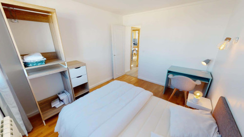 Room in Cours Edouard Vaillant, Bordeaux for 67 m² with 3 bedrooms - Gallery - 17