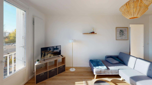 Room in Cours Edouard Vaillant, Bordeaux for 67 m² with 3 bedrooms