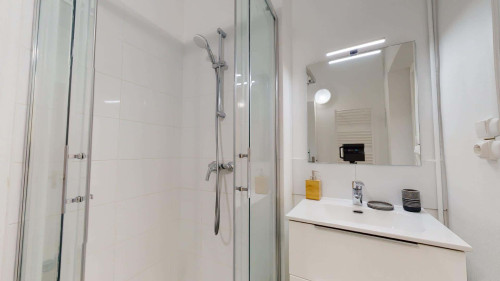 Room in Place Sugny, Clermont-Ferrand for 76 m² with 3 bedrooms - Gallery - 13