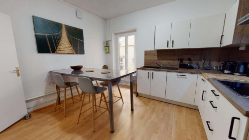 Room in Place Sugny, Clermont-Ferrand for 76 m² with 3 bedrooms - Gallery - 5