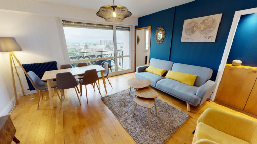 Room in Rue des Hauts Moulins, Saint-Herblain for 73 m² with 3 bedrooms