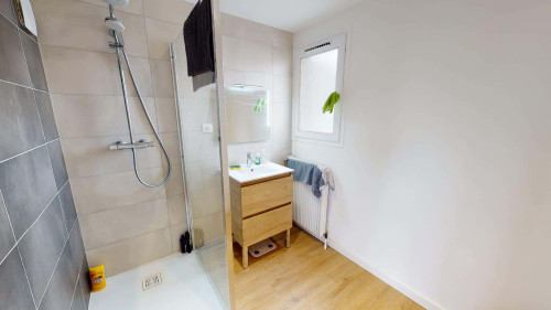 Room in Rue Gérard Philipe, Grenoble for 114 m² with 6 bedrooms
