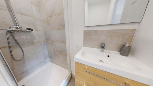 Room in Rue Armand Meeschaert, Roubaix for 96 m² with 4 bedrooms