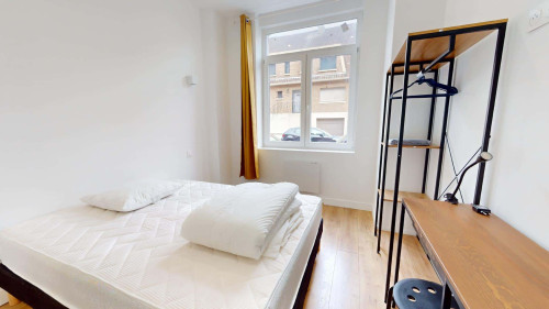 Room in Rue Armand Meeschaert, Roubaix for 96 m² with 4 bedrooms