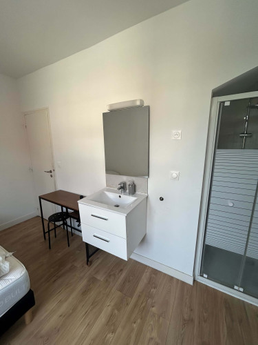 Room in Rue Armand Meeschaert, Roubaix for 96 m² with 4 bedrooms