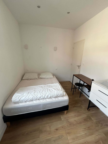 Room in Rue Armand Meeschaert, Roubaix for 96 m² with 4 bedrooms