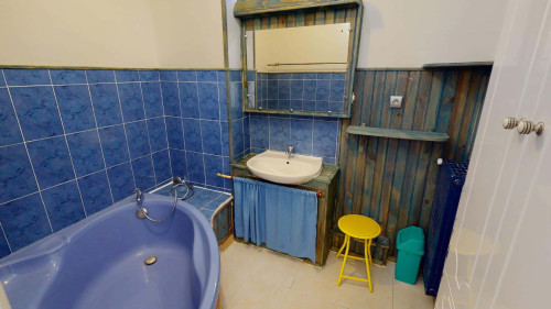 Room in Allée de la Martinique, Nantes for 100 m² with 4 bedrooms