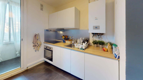 Room in Rue Honoré Daumier, Saint-Martin-d'Hères for 83 m² with 5 bedrooms - Gallery - 9