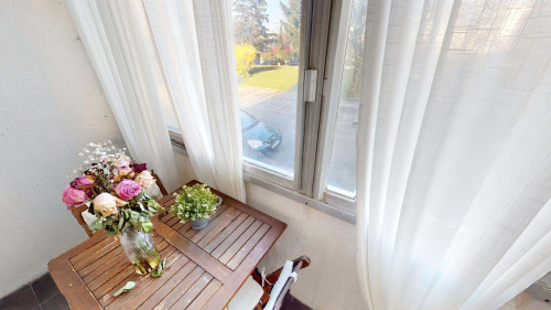 Room in Rue Honoré Daumier, Saint-Martin-d'Hères for 83 m² with 5 bedrooms