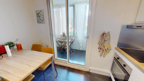 Room in Rue Honoré Daumier, Saint-Martin-d'Hères for 83 m² with 5 bedrooms - Gallery - 5