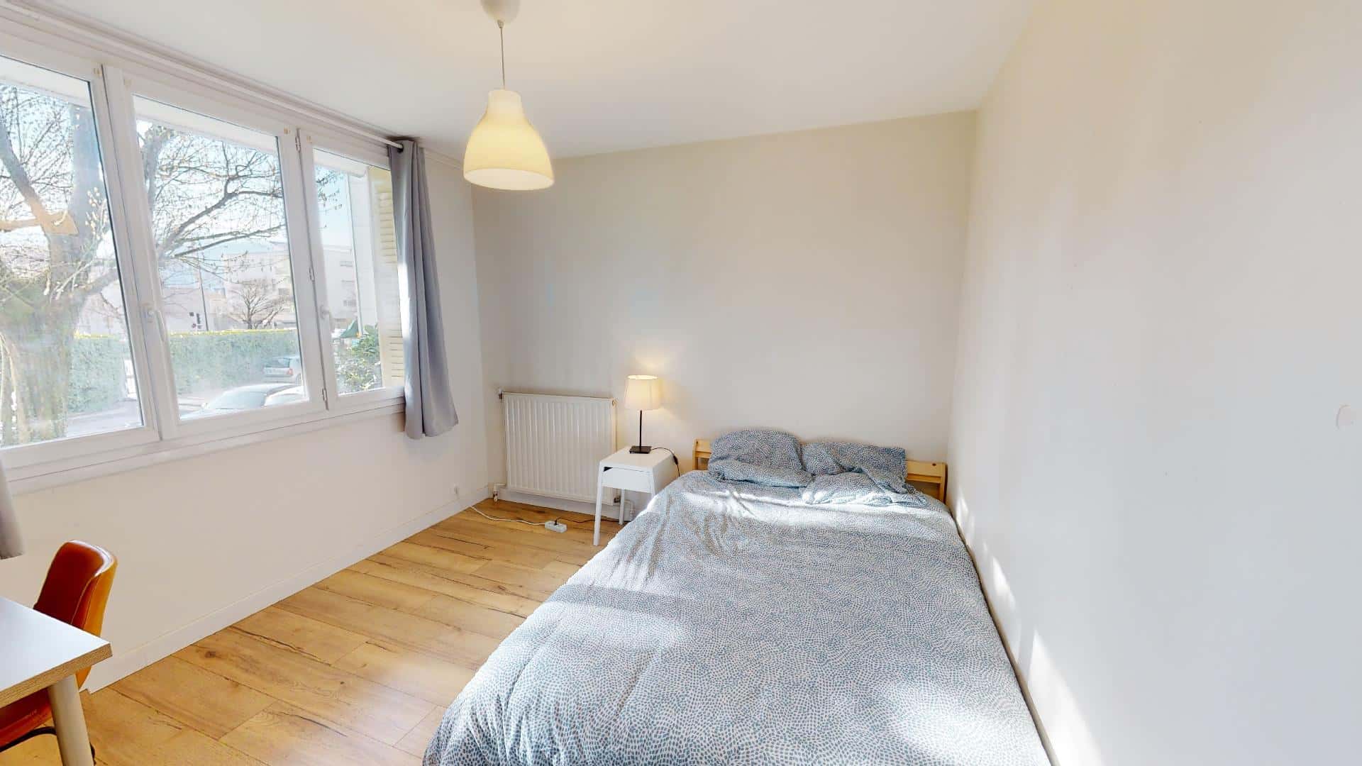 Room In Rue Honoré Daumier, Saint-Martin-D'Hères For 83 M² With 5 Bedrooms - 1
