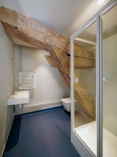 Room in Rue Bourgneuf, Saint-Étienne for 600 m² with 8 bedrooms