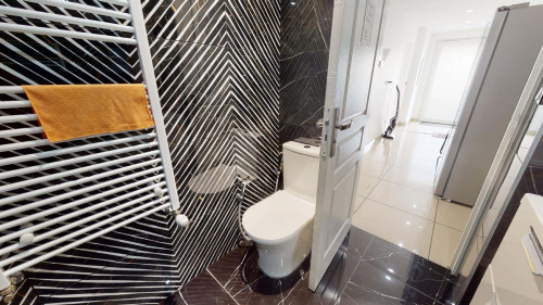 Room in Avenue Viviani, Vénissieux for 102 m² with 5 bedrooms - Gallery - 10