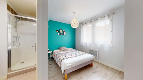 Room in Rue Camy, Pau for 64 m² with 3 bedrooms