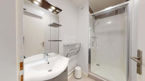 Room in Rue Camy, Pau for 64 m² with 3 bedrooms