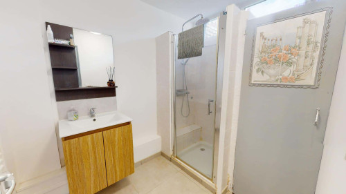 Room in Rue Notre Dame de Grâce, Loos for 147 m² with 4 bedrooms