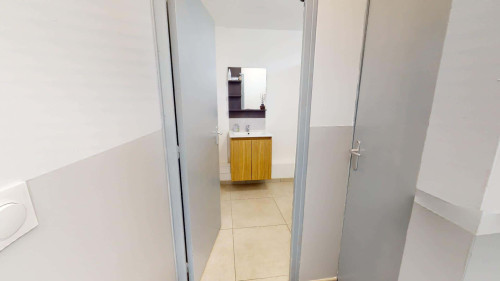 Room in Rue Notre Dame de Grâce, Loos for 147 m² with 4 bedrooms