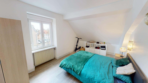 Room in Rue de Belfort, Mulhouse for 100 m² with 5 bedrooms