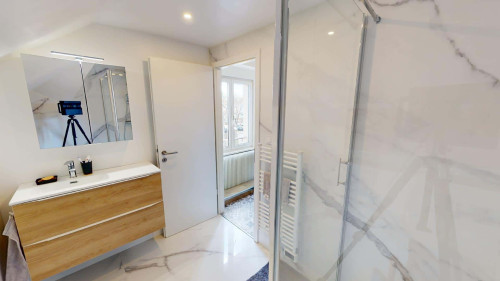 Room in Rue de Belfort, Mulhouse for 100 m² with 5 bedrooms - Gallery - 9