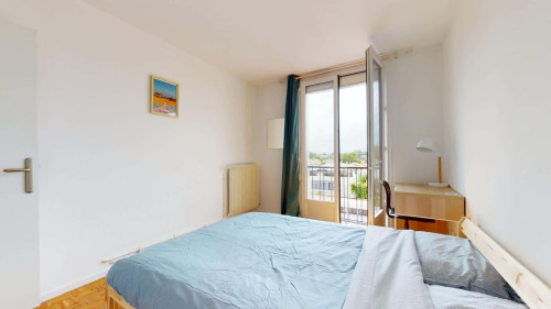 Room in Avenue Léon Blum, Pessac for 67 m² with 4 bedrooms