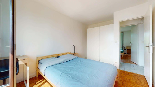 Room in Avenue Léon Blum, Pessac for 67 m² with 4 bedrooms