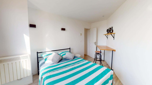 Room in Avenue Philippe Lebon, Toulon for 73 m² with 4 bedrooms - Gallery - 20