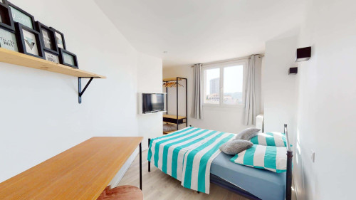 Room in Avenue Philippe Lebon, Toulon for 73 m² with 4 bedrooms - Gallery - 11
